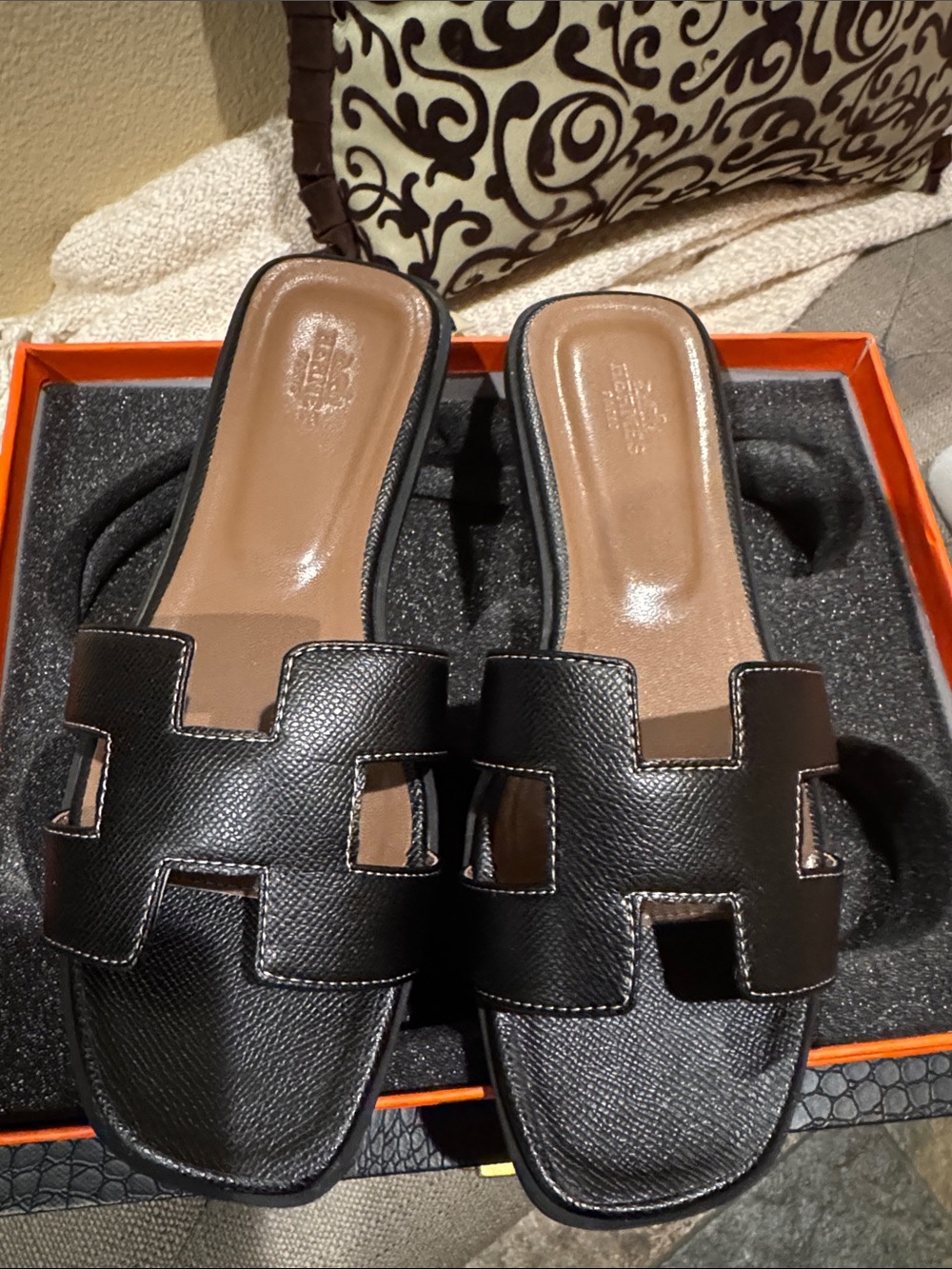 H Black Slide Sandals - Stylish Casual Slip-On